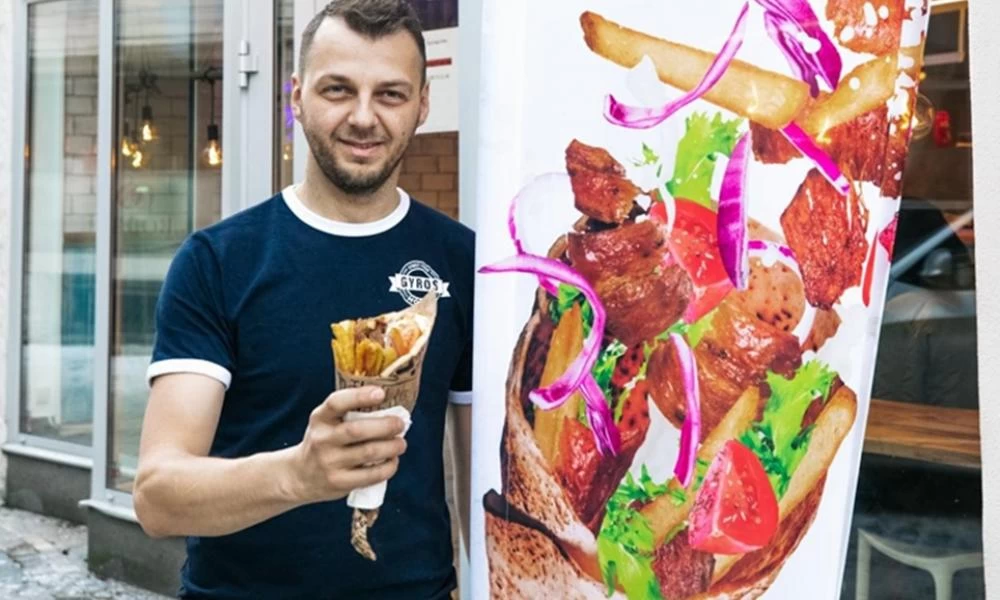 Θεσσαλονικιός έβαλε στο μενού των Νορβηγών τον ελληνικό γύρο